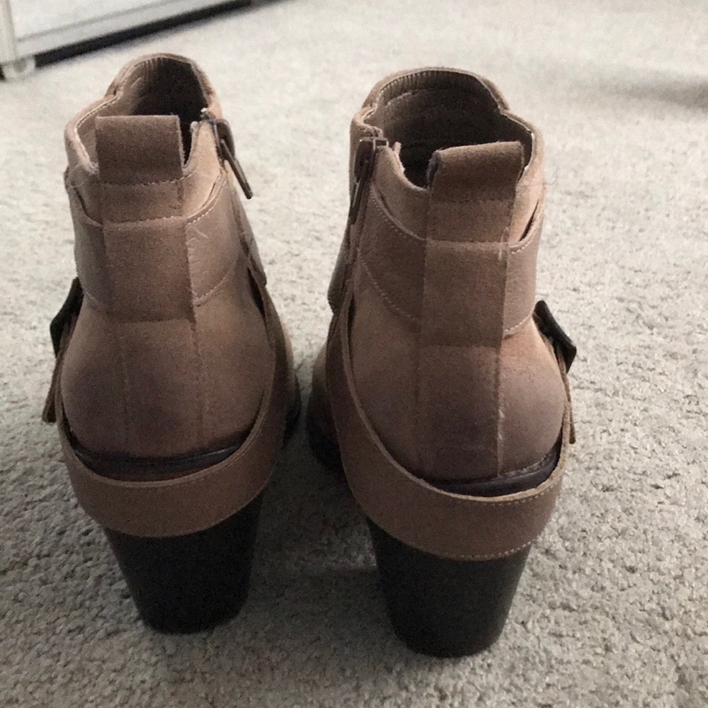 Kelsi Dagger taupe boots 7.5 worn once - Picture 4 of 5